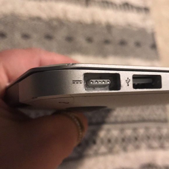 MacBook Air Late 2010 - 13 inch - Picture 6 of 6